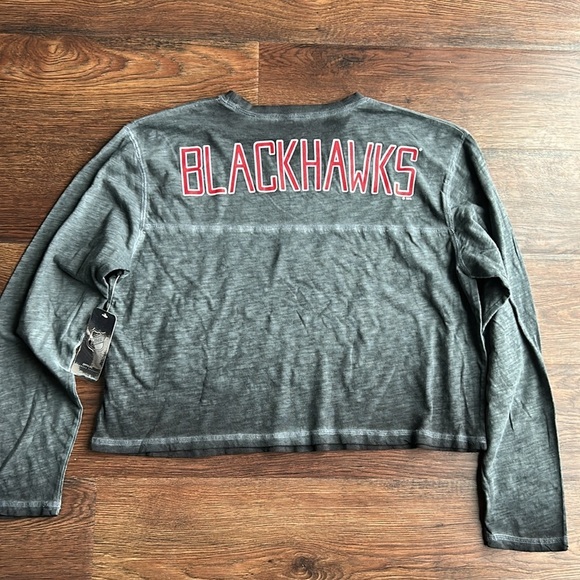 NWT Chicago Blackhawks Shirt | Chicago Blackhawks Hockey | NHL | Chicago - Picture 3 of 8